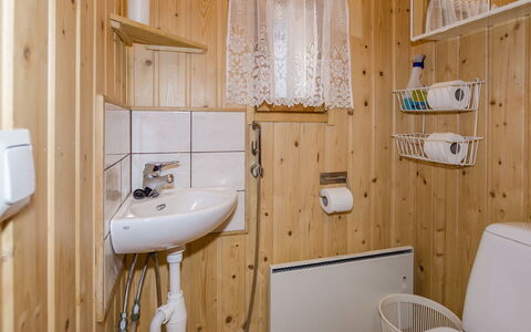 Metsätähti: Meubilair, Stoel, Buitenmeubels, Tafel, Hout, Buitentafel, Keuken En Eettafel, Schaduw, Tuin, Paraplu