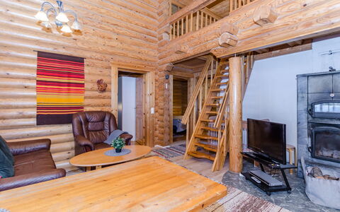Pielislinna Savilahti: Meubilair, Stoel, Buitenmeubels, Tafel, Hout, Buitentafel, Keuken En Eettafel, Schaduw, Tuin, Paraplu