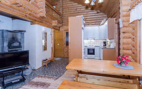 Pielislinna Savilahti: Meubilair, Stoel, Buitenmeubels, Tafel, Hout, Buitentafel, Keuken En Eettafel, Schaduw, Tuin, Paraplu