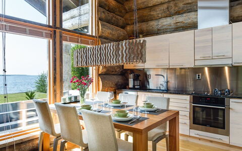Villa Pärla: Meubilair, Stoel, Buitenmeubels, Tafel, Hout, Buitentafel, Keuken En Eettafel, Schaduw, Tuin, Paraplu