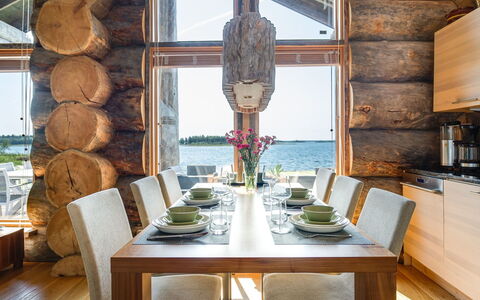 Villa Pärla: Meubilair, Stoel, Buitenmeubels, Tafel, Hout, Buitentafel, Keuken En Eettafel, Schaduw, Tuin, Paraplu
