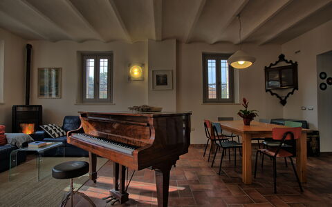 La Villa Di Ostra: Kamer, Gebouw, Recreatie Ruimte, Interieur Ontwerp, Meubilair, Tafel, Spellen, Huis, Technologie