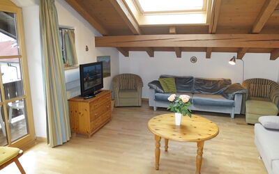 Wohnung 8 (Am Sonneneck) 201.4: Kamer, Eigendom, Meubilair, Gebouw, Interieur Ontwerp, Verdieping, Tafel, Huis, Plafond, Woonkamer