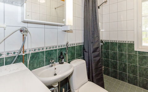 Hatun Huilaus: Flooring, Loodgieterswerkinrichting, Verdieping, Wastafel, Badkamer, Interieur Ontwerp, Wastafel In De Badkamer, Loodgieter, Kraan, Tegel