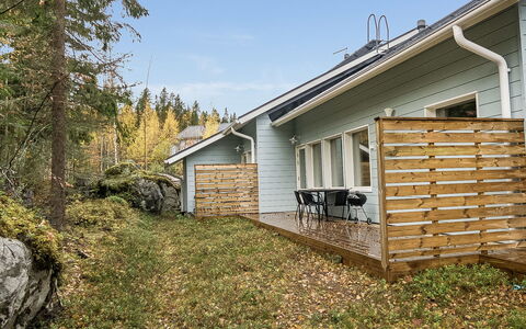 Klz Krysoliitti: Meubilair, Stoel, Buitenmeubels, Tafel, Hout, Buitentafel, Keuken En Eettafel, Schaduw, Tuin, Paraplu