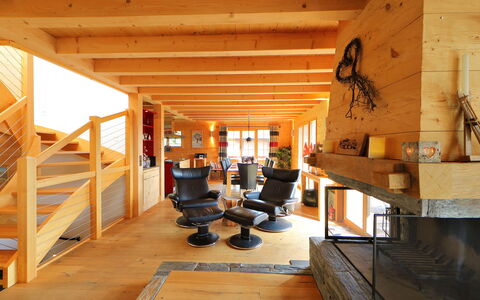Chalet Maurice: Kamer, Hout, Gebouw, Straal, Blokhut, Hardwood, Interieur Ontwerp, Verdieping, Timmerhout, Plafond