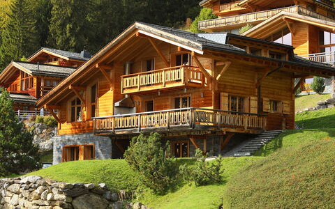 Chalet Maurice: Huis, Eigendom, Huis, Gebouw, Natuurlijk Landschap, Onroerend Goed, Landgoed, Blokhut, Verblijf, Architectuur