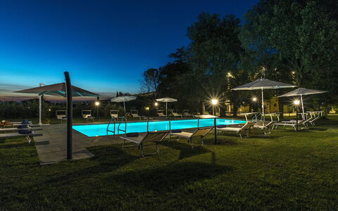 Villa Ivana - Cortona: Lucht, Nacht, Boom, Architectuur, Vrije Tijd, Berg, Wolk, Bergketen, Landschap, Heuvel Station