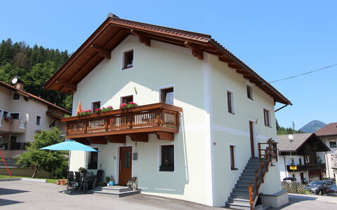 Schloßmühle: Lucht, Gebouw, Fabriek, Venster, Huis, Boom, Deur, Facade, Dak, Verblijf