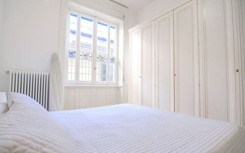Residenza Bellagio: Slaapkamer, Bed, Kamer, Eigendom, Meubilair, Laken, Bed Frame, Bedding, Verdieping, Interieur Ontwerp