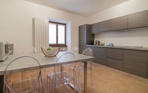 Cantiniere: Eigendom, Kamer, Meubilair, Verdieping, Interieur Ontwerp, Onroerend Goed, Gebouw, Huis, Keuken, Tafel