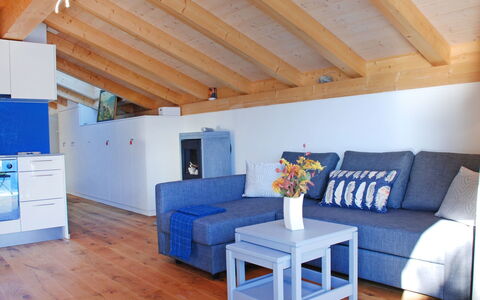 Cà dal Non: Kamer, Meubilair, Eigendom, Gebouw, Interieur Ontwerp, Huis, Verdieping, Zolder, Zolder, Houten Vloer