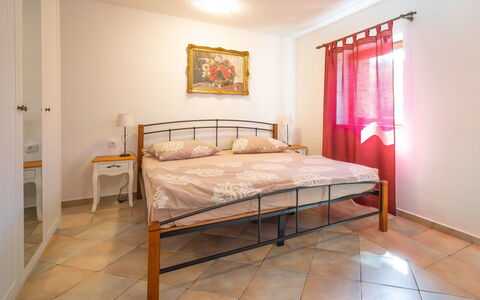 Marijana: Slaapkamer, Meubilair, Kamer, Bed, Eigendom, Bed Frame, Verdieping, Interieur Ontwerp, Laken, Plafond