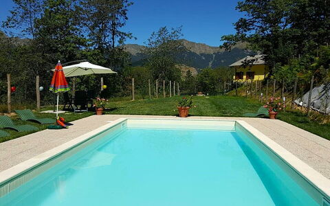 Ai Cuori: Zwembad, Toevlucht, Vrije Tijd, Eco Hotel, Bergketen, Paraplu, Thermae, Buitenmeubels, Hacienda, Schaduw