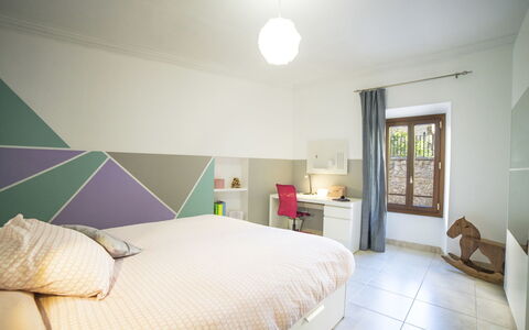 Son Trobat: Slaapkamer, Kamer, Meubilair, Eigendom, Bed, Interieur Ontwerp, Bed Frame, Verdieping, Plafond, Laken