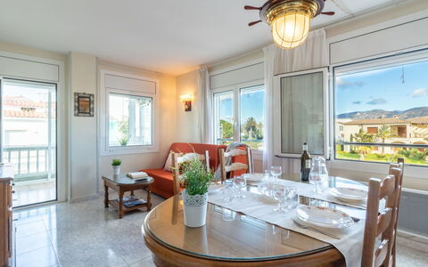 Sol i Canal: Kamer, Eigendom, Meubilair, Gebouw, Interieur Ontwerp, Onroerend Goed, Plafond, Huis, Eetkamer, Tafel
