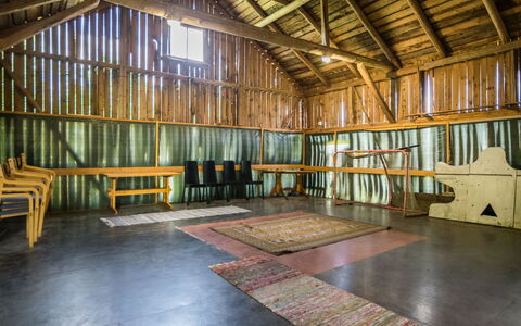Palttala: Meubilair, Stoel, Buitenmeubels, Tafel, Hout, Buitentafel, Keuken En Eettafel, Schaduw, Tuin, Paraplu