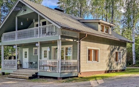 Kesäranta: Hout, Huis, Veranda, Verblijf, Huis, Siding, Dak, Deur, Landgoed, Hardwood