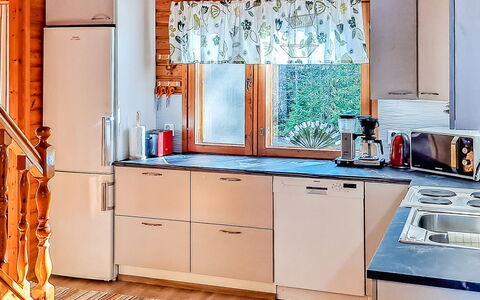 Kesäranta: Keuken, Toestel Van De Keuken, Interieur Ontwerp, Major Appliance, Countertop, Gootsteen, Hout, Cabinetry, Flooring, Wastafel