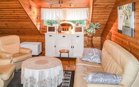 Kesäranta: Meubilair, Interieur Ontwerp, Hout, Plafond, Verlichting, Kamer, Huis, Bankstel, Flooring, Woonkamer