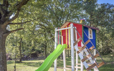 Cetina: Speelplaats, Speeltoestel, Dia Van De Speelplaats, Openbare Ruimte, Schommel, Chute, Menselijke Nederzetting, Boom, Spelen, Stad