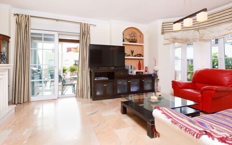 Villa Jazmin: Blauw, Geel, Balkon, Beits, Hotel, Kamerplant