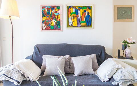 Vista al Mar: Kamer, Meubilair, Slaapkamer, Interieur Ontwerp, Geel, Eigendom, Woonkamer, Bankstel, Muur, Bed