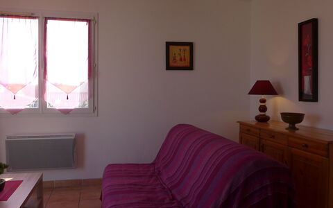 Les Fauvettes: Meubilair, Eigendom, Venster, Fotolijst, Comfort, Gebouw, Hout, Verlichting, Flooring, Verdieping