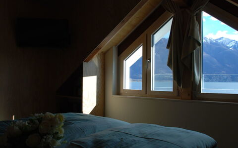 Rossella: Kamer, Slaapkamer, Eigendom, Meubilair, Bed, Interieur Ontwerp, Daylighting, Muur, Huis, Venster