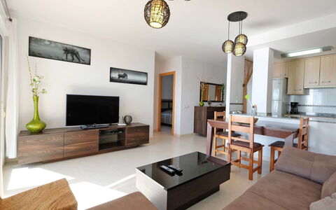Ona de Mar: Woonkamer, Kamer, Meubilair, Interieur Ontwerp, Eigendom, Gebouw, Plafond, Koffietafel, Tafel, Verdieping