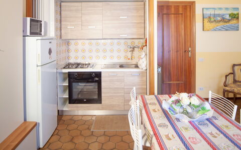 Eveten Apartments - Diano Marina: Kamer, Eigendom, Meubilair, Gebouw, Keuken, Interieur Ontwerp, Cabinetry, Huis, Verdieping, Onroerend Goed