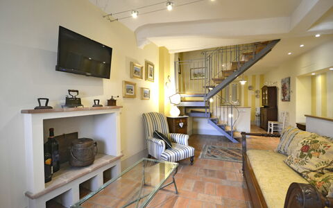 Appartamento Maccari: Eigendom, Kamer, Gebouw, Interieur Ontwerp, Meubilair, Verdieping, Woonkamer, Huis, Onroerend Goed, Plafond