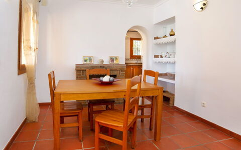 Vicent: Kamer, Eigendom, Meubilair, Gebouw, Interieur Ontwerp, Verdieping, Tafel, Onroerend Goed, Eetkamer, Huis