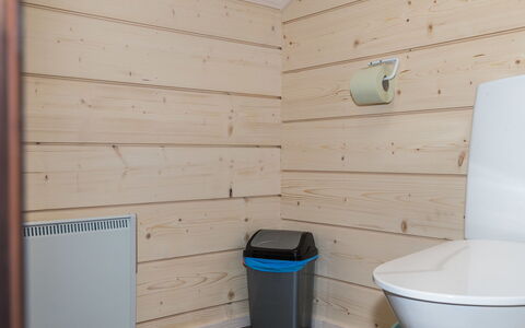 Äkäsmartti B: Meubilair, Stoel, Buitenmeubels, Tafel, Hout, Buitentafel, Keuken En Eettafel, Schaduw, Tuin, Paraplu