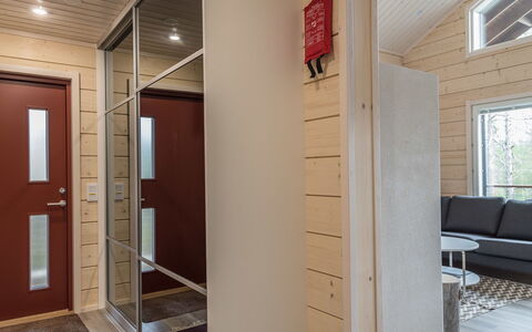 Äkäsmartti B: Meubilair, Stoel, Buitenmeubels, Tafel, Hout, Buitentafel, Keuken En Eettafel, Schaduw, Tuin, Paraplu