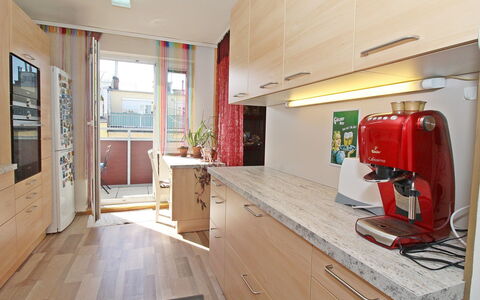 Vienna Waits for You: Kamer, Eigendom, Interieur Ontwerp, Gebouw, Verdieping, Countertop, Huis, Meubilair, Plafond, Houten Vloer