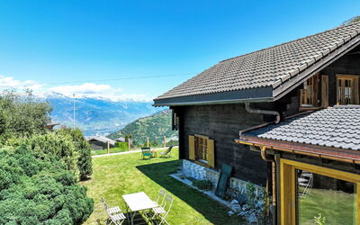 Nendaz 706: Fabriek, Lucht, Eigendom, Gebouw, Venster, Berg, Natuurlijk Landschap, Land Lot, Architectuur, Verblijf