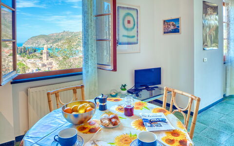 Olivi Del Mesco - Levanto: Kamer, Eigendom, Huis, Tafel, Interieur Ontwerp, Vakantie, Gebouw, Onroerend Goed, Meubilair, Huis