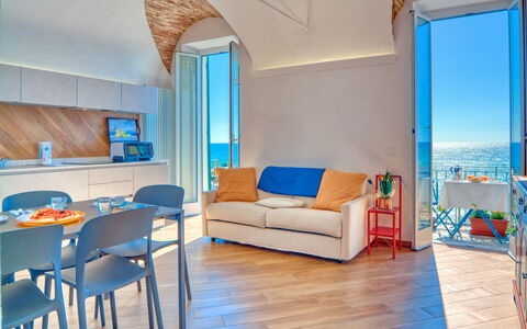 Il Balcone Sul Prino - Imperia: Kamer, Meubilair, Blauw, Eigendom, Interieur Ontwerp, Gebouw, Verdieping, Azure, Woonkamer, Turkoois