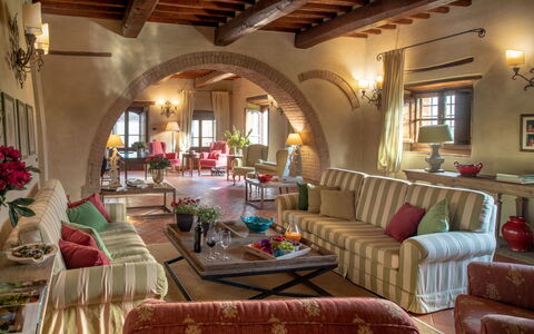 Borgo Gerlino: Kamer, Eigendom, Gebouw, Interieur Ontwerp, Meubilair, Woonkamer, Onroerend Goed, Landgoed, Huis, Tafel
