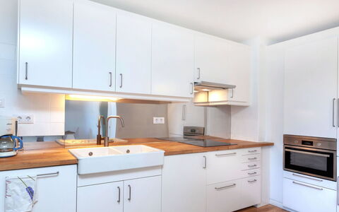 Nautic Ii: Kamer, Eigendom, Meubilair, Countertop, Keuken, Cabinetry, Interieur Ontwerp, Onroerend Goed, Gebouw, Huis