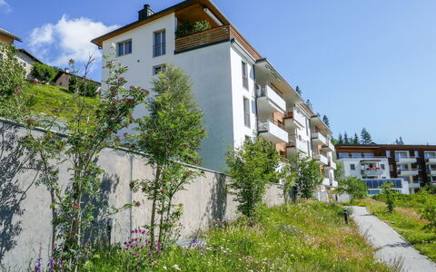Chesa sur Puoz 7: Eigendom, Huis, Woongebied, Vegetation, Gebouw, Muur, Architectuur, Onroerend Goed, Buurt, Boom