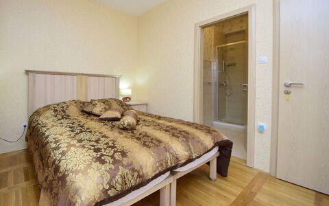 Ojdana: Meubilair, Eigendom, Comfort, Hout, Interieur Ontwerp, Verdieping, Flooring, Bed Frame, Beits