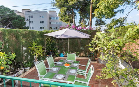 Jorge Comin: Meubilair, Tafel, Stoel, Tuin, Buitentafel, Buitenmeubels, Patio, Schaduw, Eco Hotel, Keuken En Eettafel