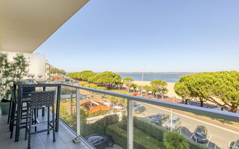 Arcachon 241: Eigendom, Onroerend Goed, Balkon, Architectuur, Gebouw, Appartement, Huis, Kamer, Condominium, Woongebied
