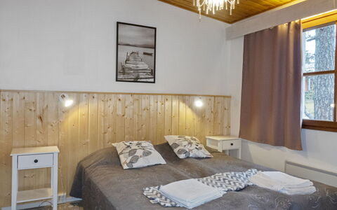 Riekonraito A1: Interieur Ontwerp, Bed, Slaapkamer, Meubilair, Hout, Plafond, Laken, Bedding, Kamer, Verdieping