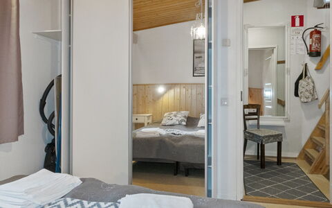 Riekonraito A1: Meubilair, Interieur Ontwerp, Flooring, Verdieping, Muur, Hout, Bed, Slaapkamer, Plafond, Kamer
