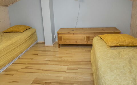 Nelikko a: Verdieping, Flooring, Hout, Meubilair, Interieur Ontwerp, Slaapkamer, Houten Vloer, Bed, Kamer, Verlichting