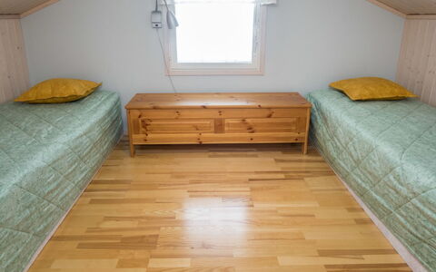 Nelikko a: Verdieping, Flooring, Hout, Slaapkamer, Interieur Ontwerp, Bed, Houten Vloer, Meubilair, Kamer, Plafond