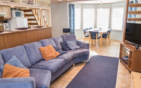 Nelikko B: Hout, Siding, Verblijf, Huis, Huis, Plank, Garden Gebouwen, Blokhut, Hardwood, Veranda